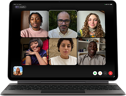 iPad Air, ติดเข้ากับ Magic Keyboard, สีดำ, หน้าจอแสดงการโทร FaceTime แบบกลุ่ม