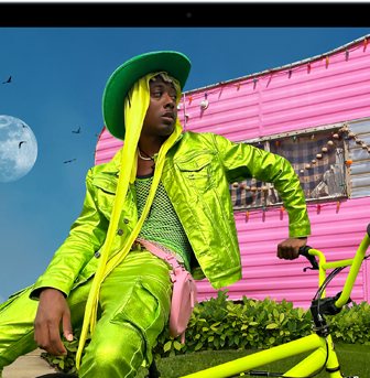 MacBook Air แสดงจอภาพ Liquid Retina