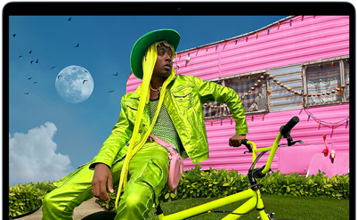 MacBook Air แสดงจอภาพ Liquid Retina