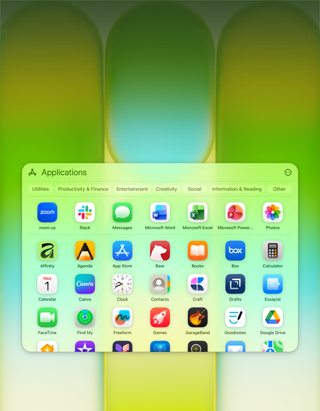 หน้าจอ MacBook Neo พร้อมหน้าต่างแอปพลิเคชันที่มี Microsoft PowerPoint, Word, Excel และ OneNote, Google Chrome และ Google Drive, FaceTime, ข้อความ, รูปภาพ, โน้ต, Canva, WhatsApp, Zoom, Essayist, Craft, Affinity, Box และ Todoist