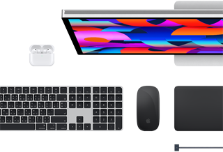 อุปกรณ์เสริมของ Mac ได้แก่ AirPods, Studio Display, Magic Keyboard, Magic Mouse, Magic Trackpad, สายชาร์จ MagSafe