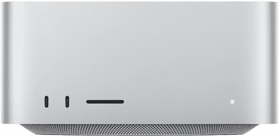 มุมมองด้านหน้าของ Mac Studio ที่มีพอร์ต USB-C จำนวน 2 พอร์ตที่มุมซ้ายล่าง, ช่องเสียบการ์ด SDXC, ไฟแสดงสถานะที่ด้านขวาล่าง และช่องระบายอากาศที่มองเห็นได้จากด้านล่าง